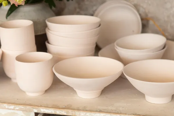 Découvrez la décoration sur céramique autour d’un latte matcha avec Emmanuelle - Image n°3 - Wecandoo