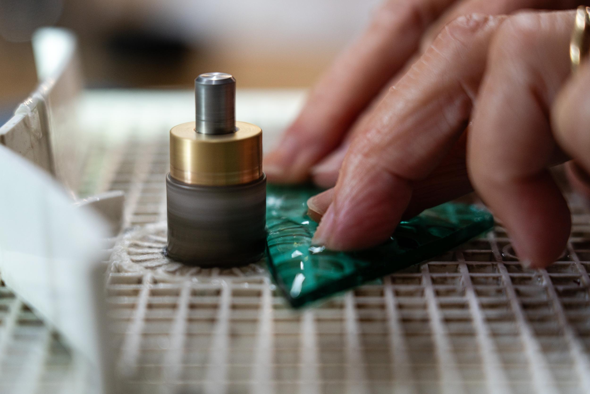 Fabriquez votre attrape-soleil en vitrail avec Nathalie - Image n°2 - Wecandoo