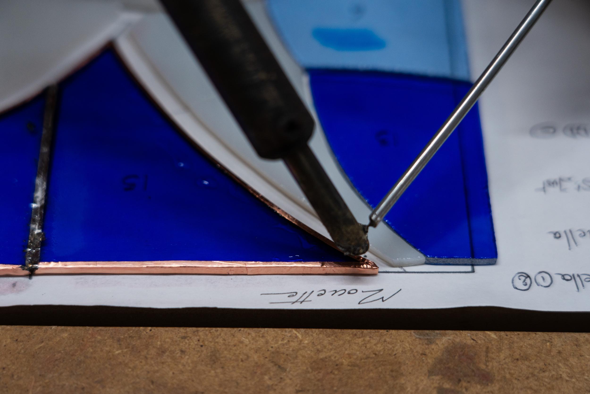 Découvrez l'art du vitrail Tiffany avec Nathalie - Image n°9 - Wecandoo