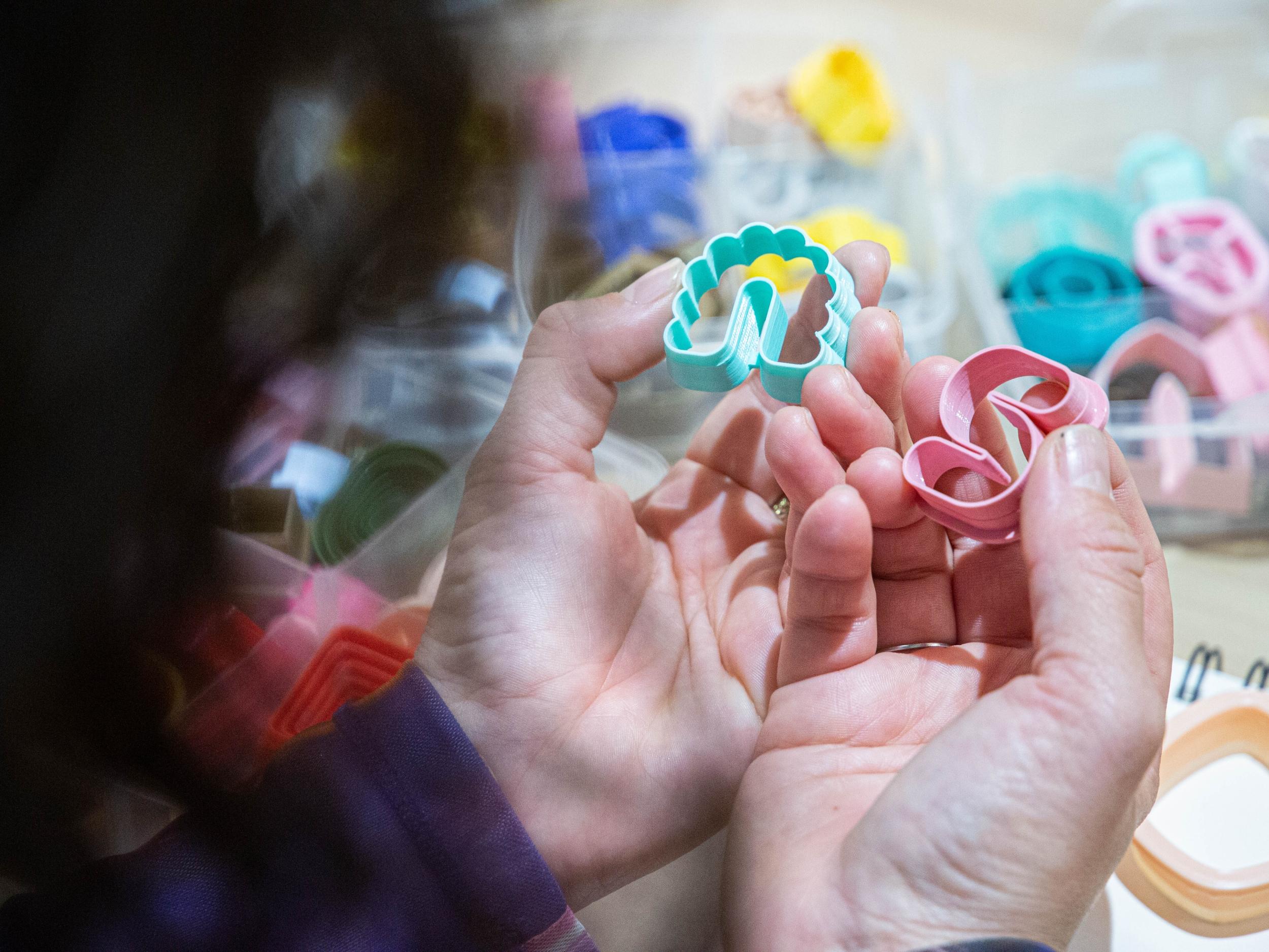 Créez vos boucles d'oreilles en argile polymère avec Léa - Image n°11 - Wecandoo