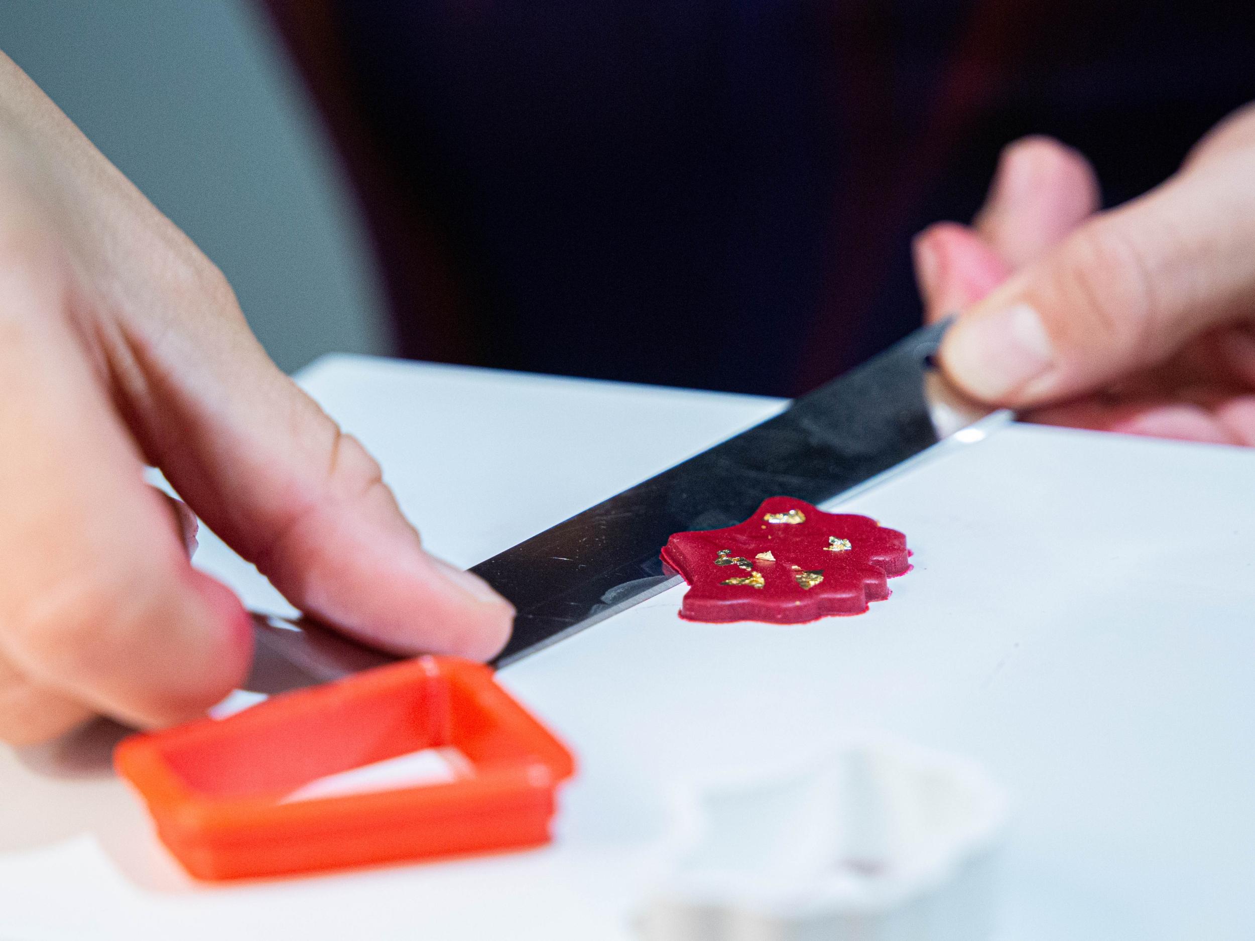 Créez vos boucles d'oreilles en argile polymère avec Léa - Image n°9 - Wecandoo