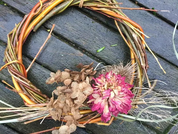 Réunissez votre équipe et confectionnez vos couronnes de saison avec Fiona - Image n°5 - Wecandoo