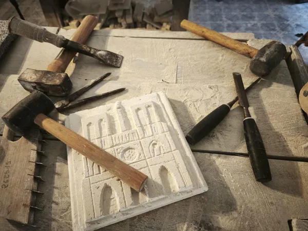 Initiez-vous à la taille de la pierre de Paris avec Grégory - Image n°2 - Wecandoo