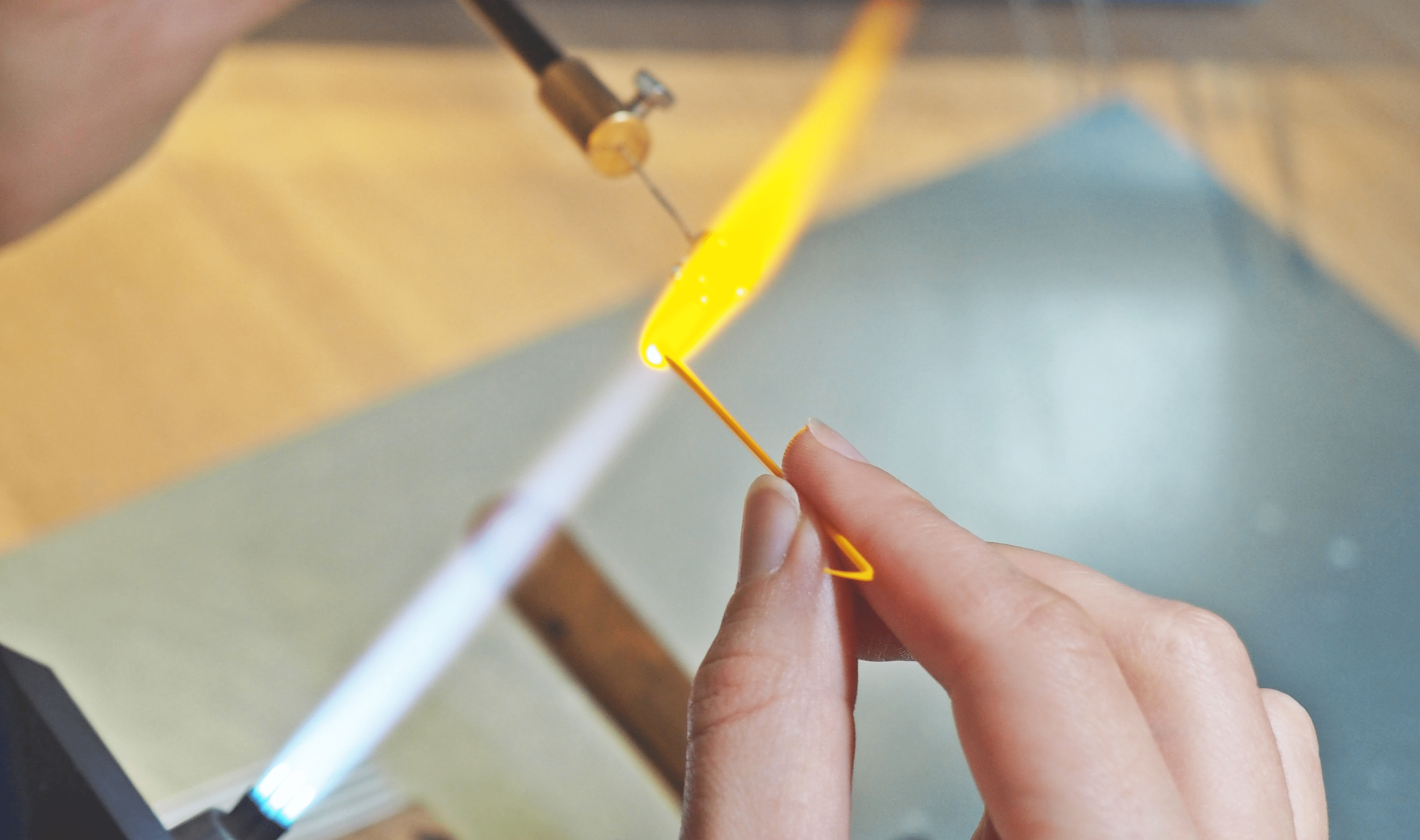 Fabriquez votre bouquet de fleurs en verre filé avec Pauline - Image n°3 - Wecandoo