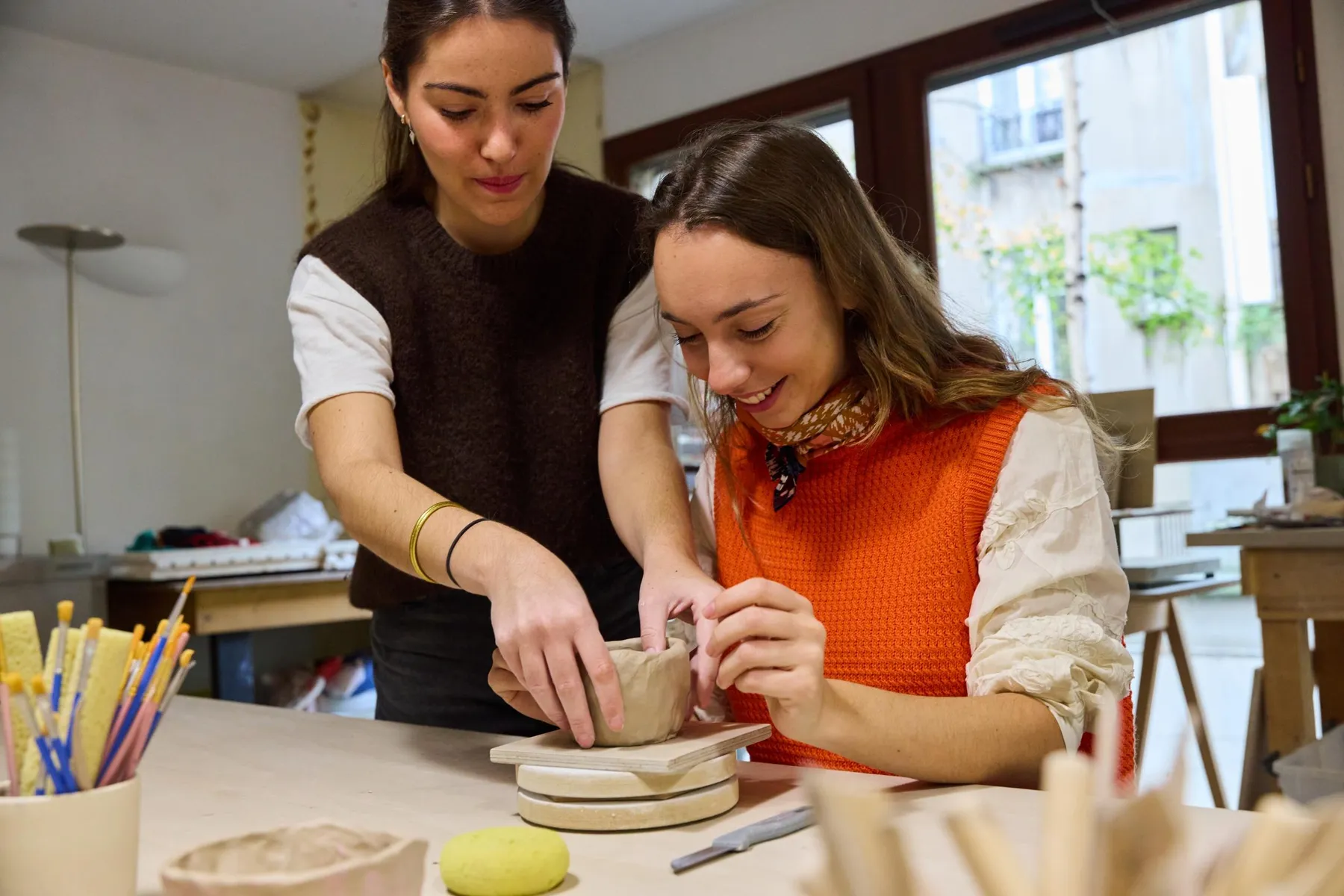 Initiez-vous au modelage et décor sur céramique avec Carla - Image n°1 - Wecandoo