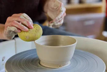 Initiez-vous au tour de potier