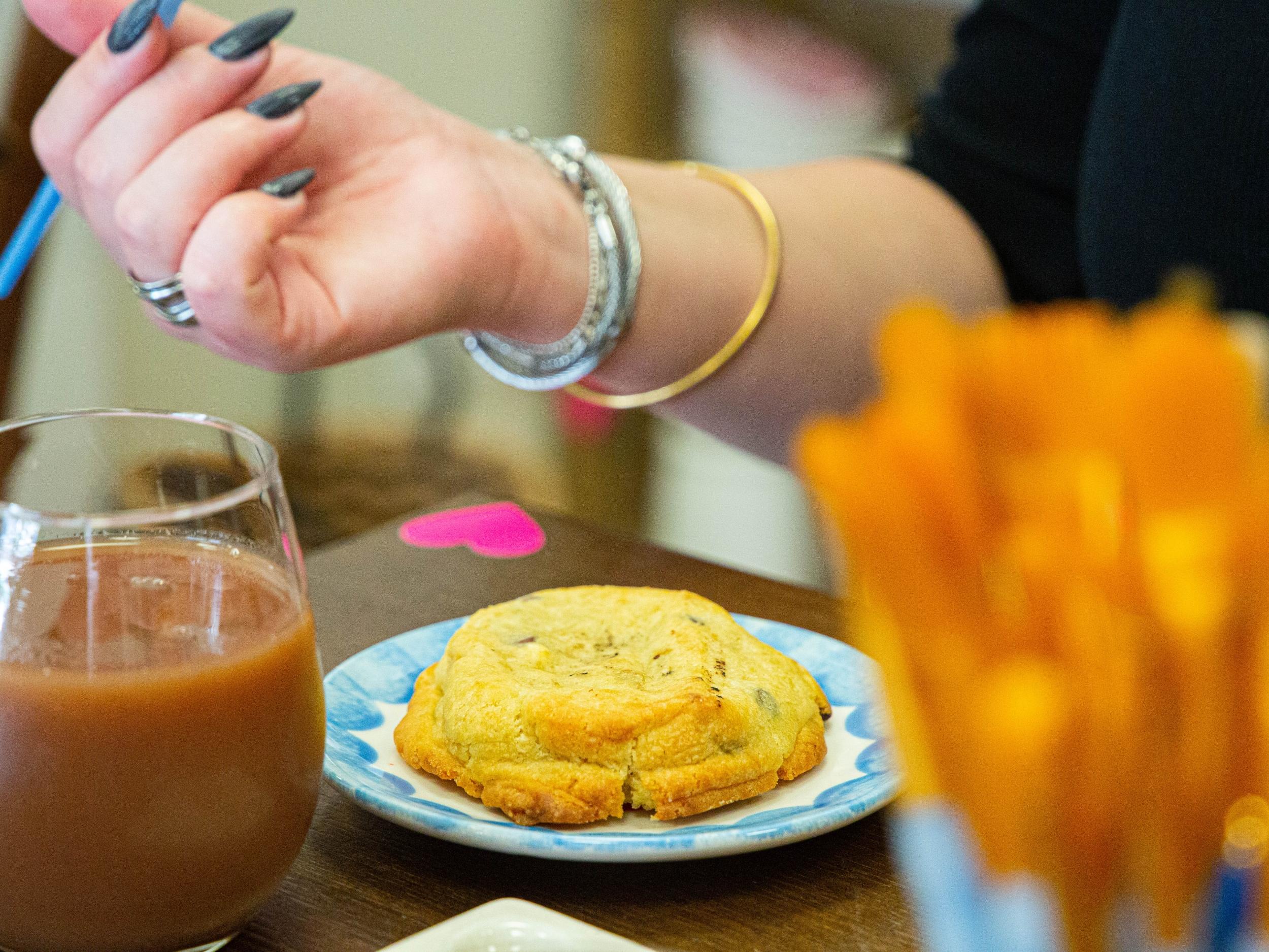 Décorez votre pièce en céramique autour d'un goûter avec Laure - Image n°9 - Wecandoo