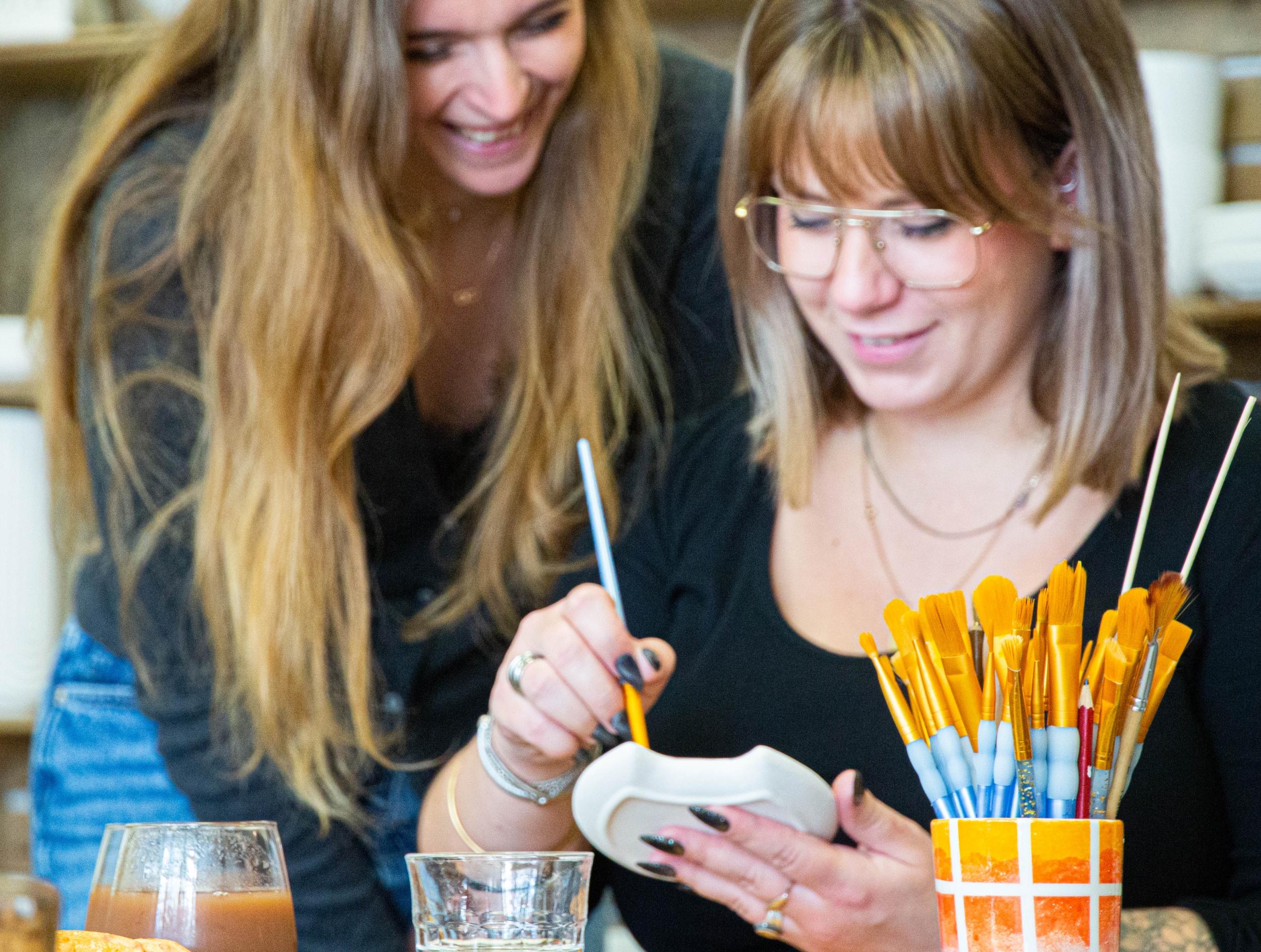 Décorez votre pièce en céramique autour d'un goûter avec Laure - Image n°7 - Wecandoo