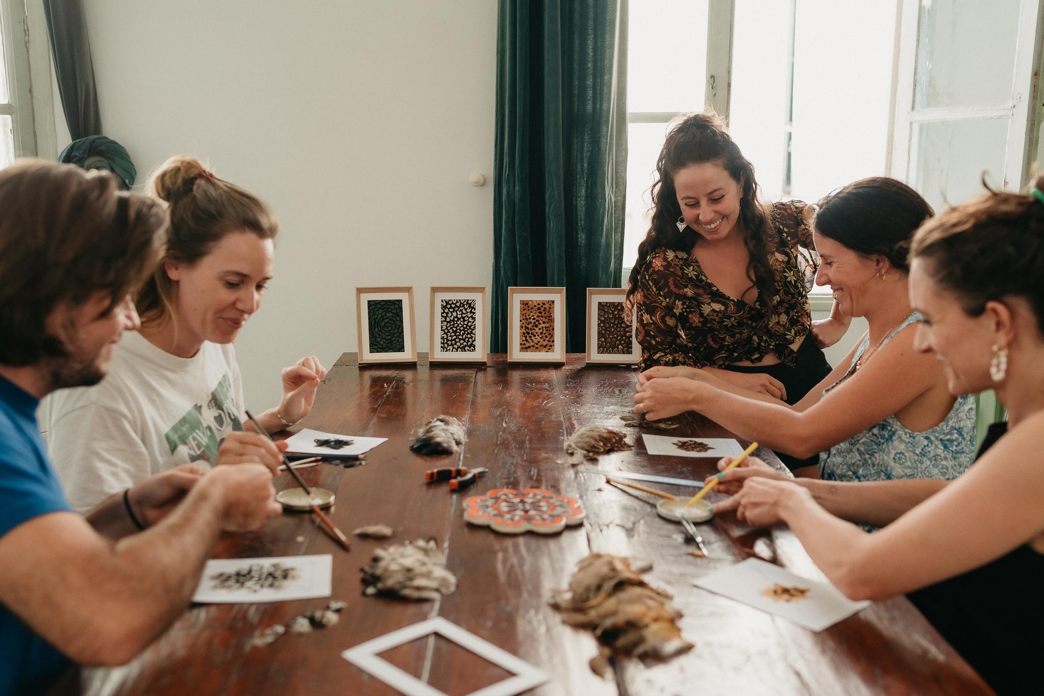 Réalisez votre tableau en plumes avec Inès - Image n°6 - Wecandoo