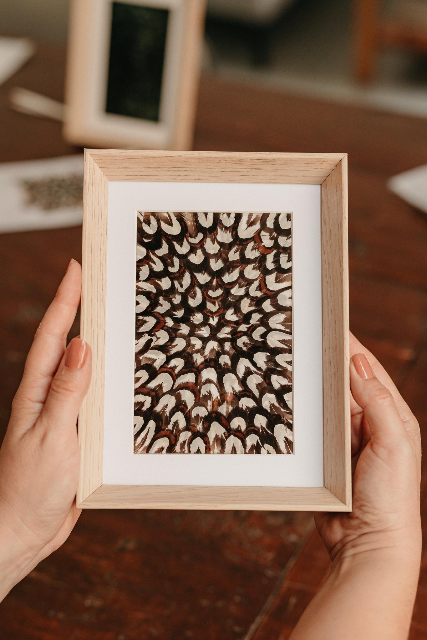 Réalisez votre tableau en plumes avec Inès - Image n°9 - Wecandoo