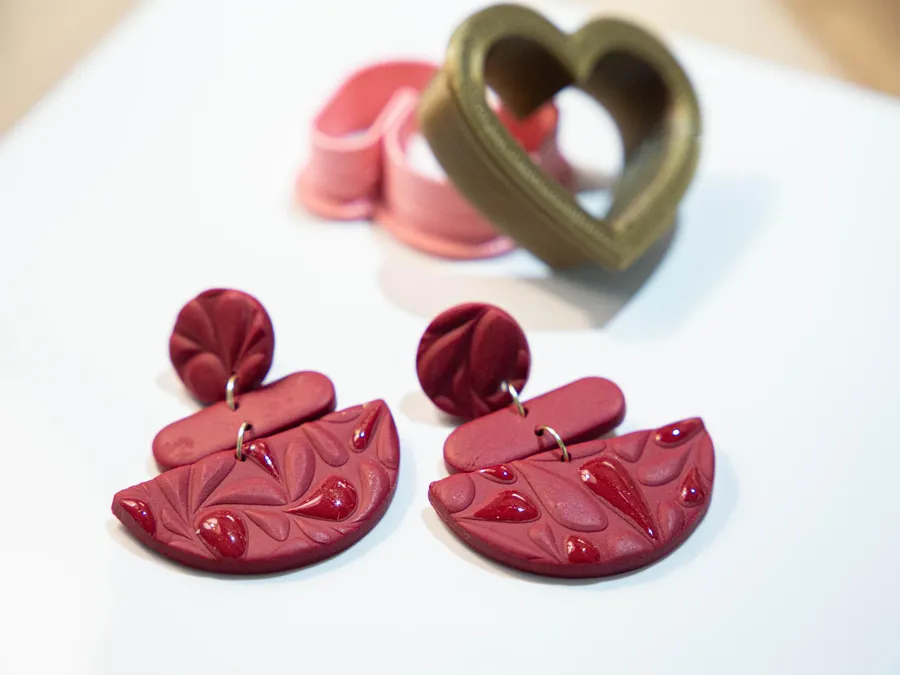 Créez vos boucles d'oreilles en argile polymère avec Léa - Afbeelding nr. 1 - Wecandoo