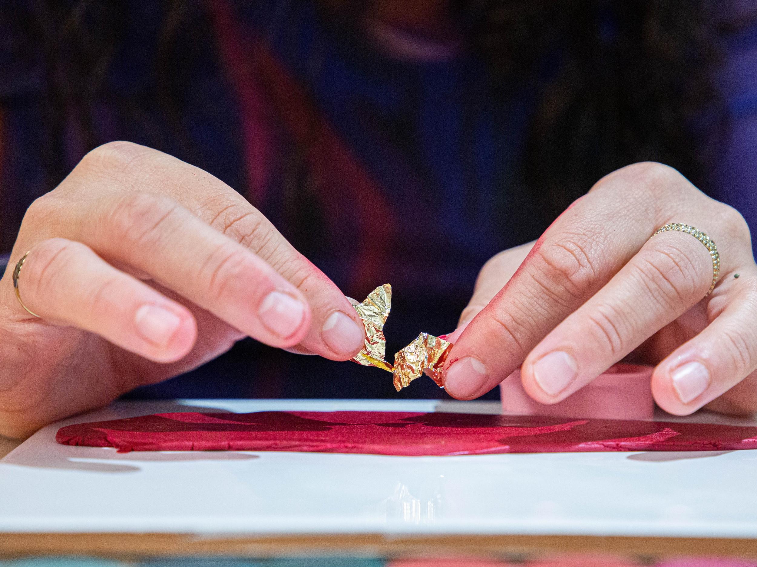 Créez vos boucles d'oreilles en argile polymère avec Léa - Image n°8 - Wecandoo