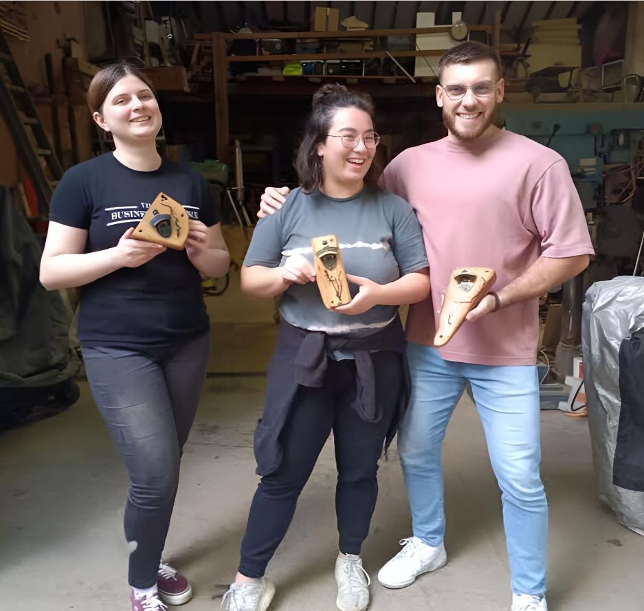 Fabriquez votre planche avec décapsuleur intégré - Image n°6 - Wecandoo