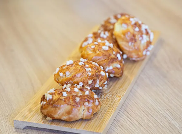 Réalisez vos chouquettes et viennoiseries en équipe avec Cheneze - Image n°1 - Wecandoo
