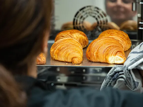 Réalisez vos croissants et pains au chocolat avec Cheneze - Image n°1 - Wecandoo