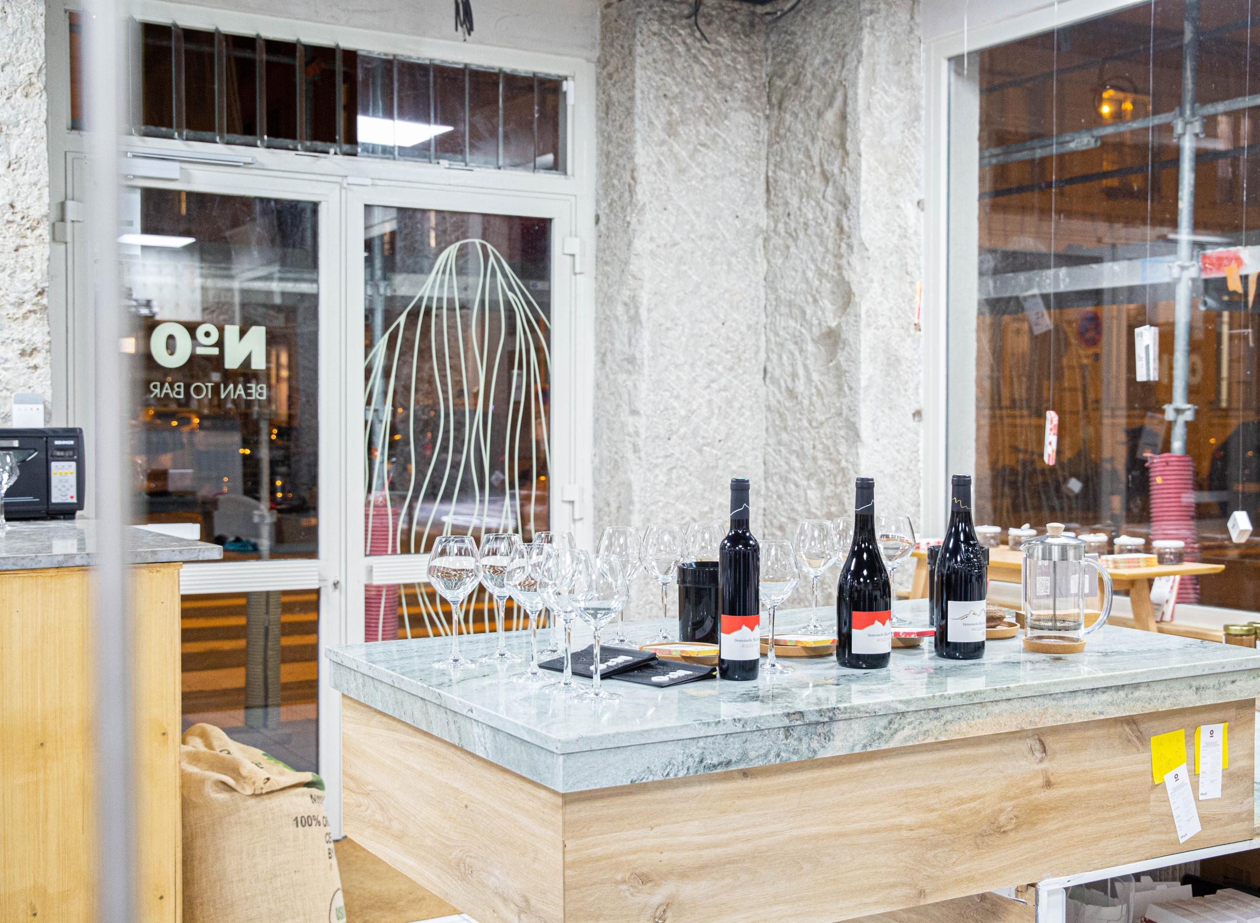 Éveillez vos 5 sens autour de 4 vins d’exception avec Aurélie - Image n°1 - Wecandoo