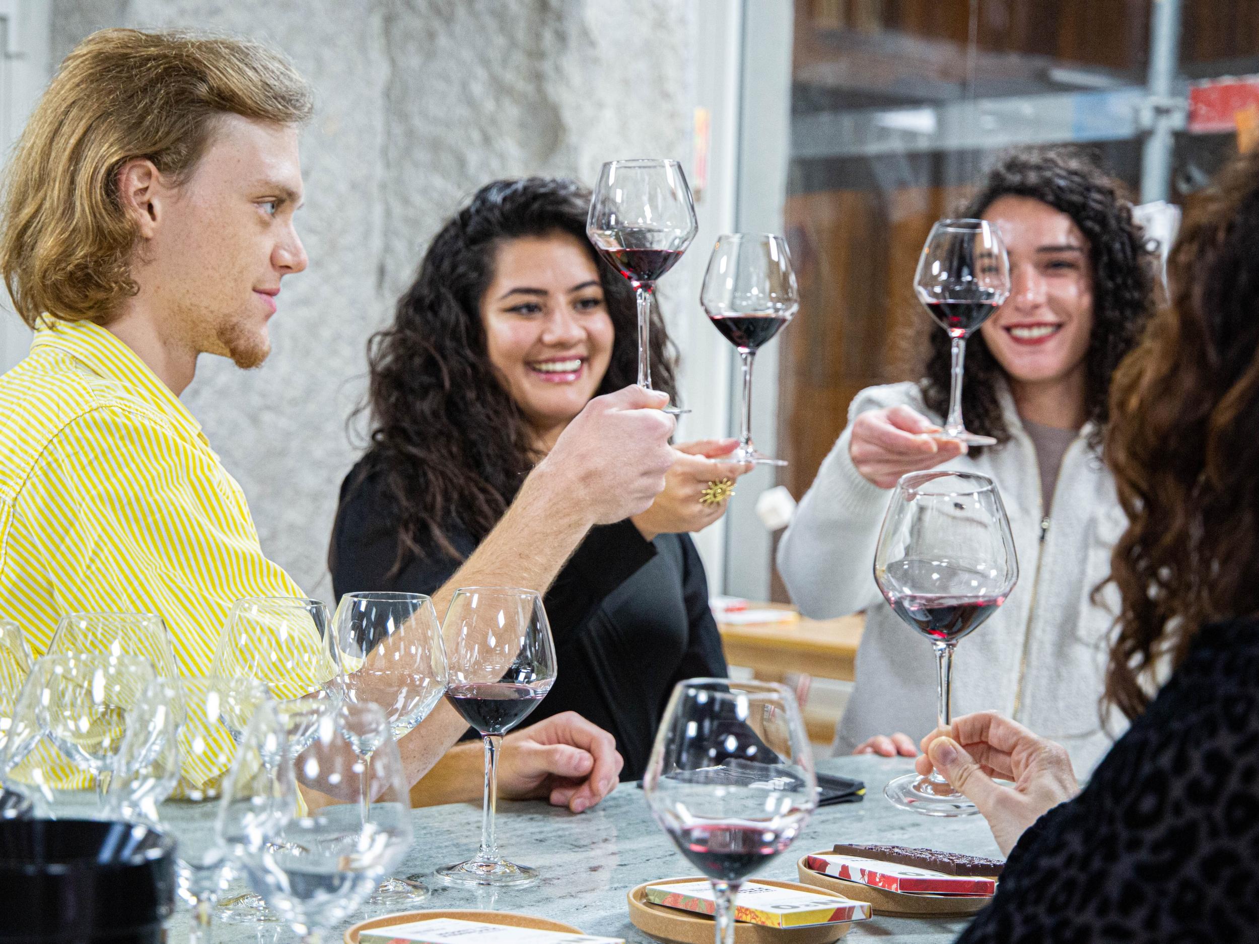 Éveillez vos 5 sens autour de 4 vins d’exception avec Aurélie - Image n°2 - Wecandoo