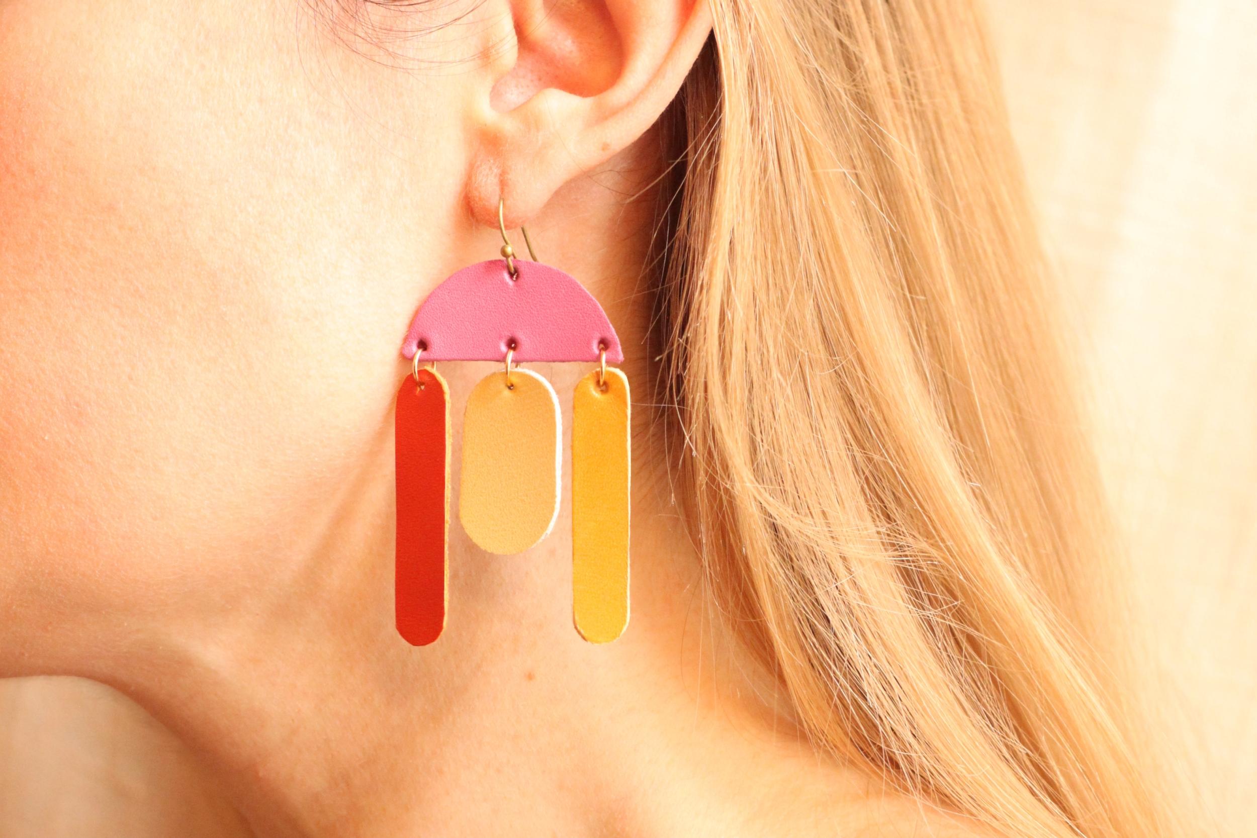 Créez vos boucles d'oreilles en cuir avec Zoé - Image n°3 - Wecandoo