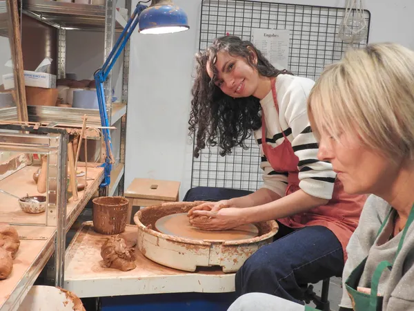 Initiez-vous au tour de potier avec Claire - Image n°4 - Wecandoo