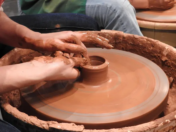 Initiez-vous au tour de potier avec Claire - Image n°5 - Wecandoo