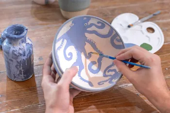 Initiez-vous à la peinture sur céramique