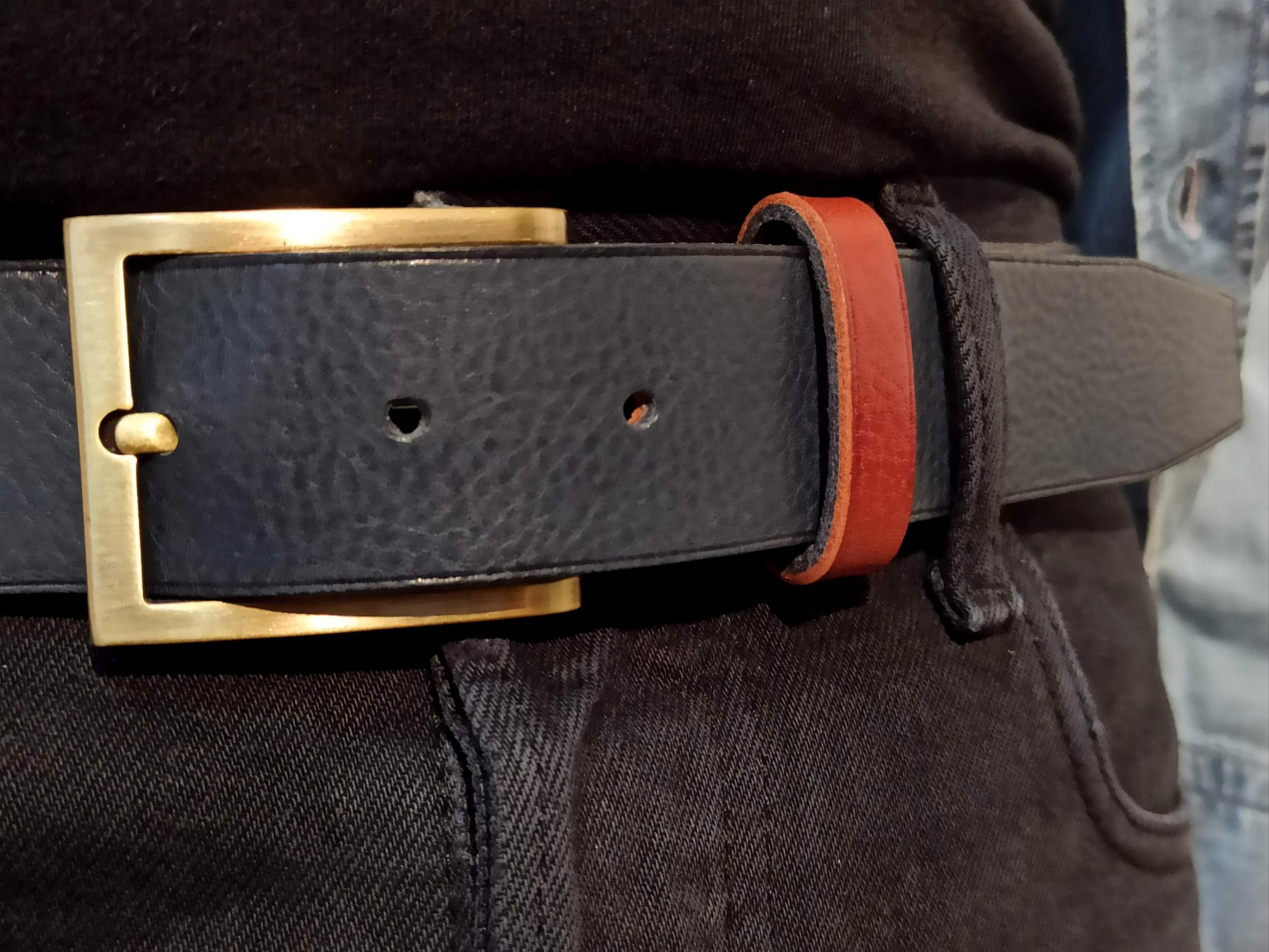 Fabriquez votre ceinture réversible en cuir avec Flora - Image n°1 - Wecandoo