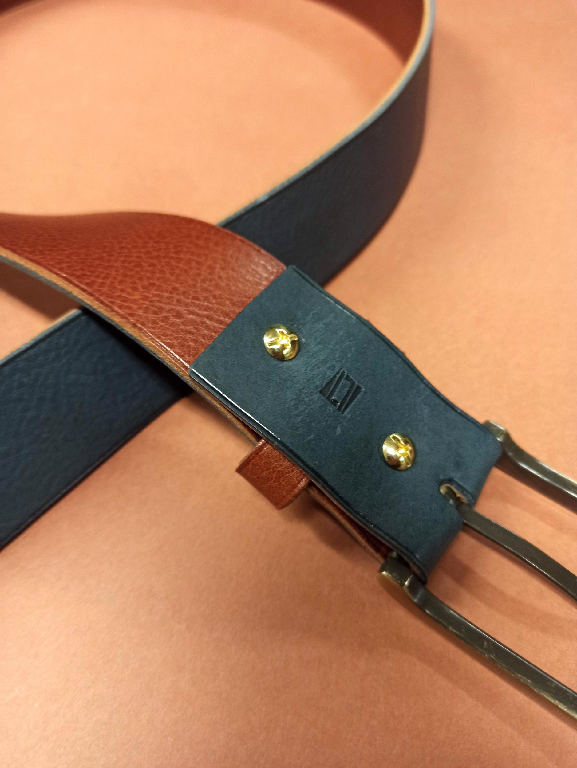 Fabriquez votre ceinture réversible en cuir avec Flora - Image n°2 - Wecandoo