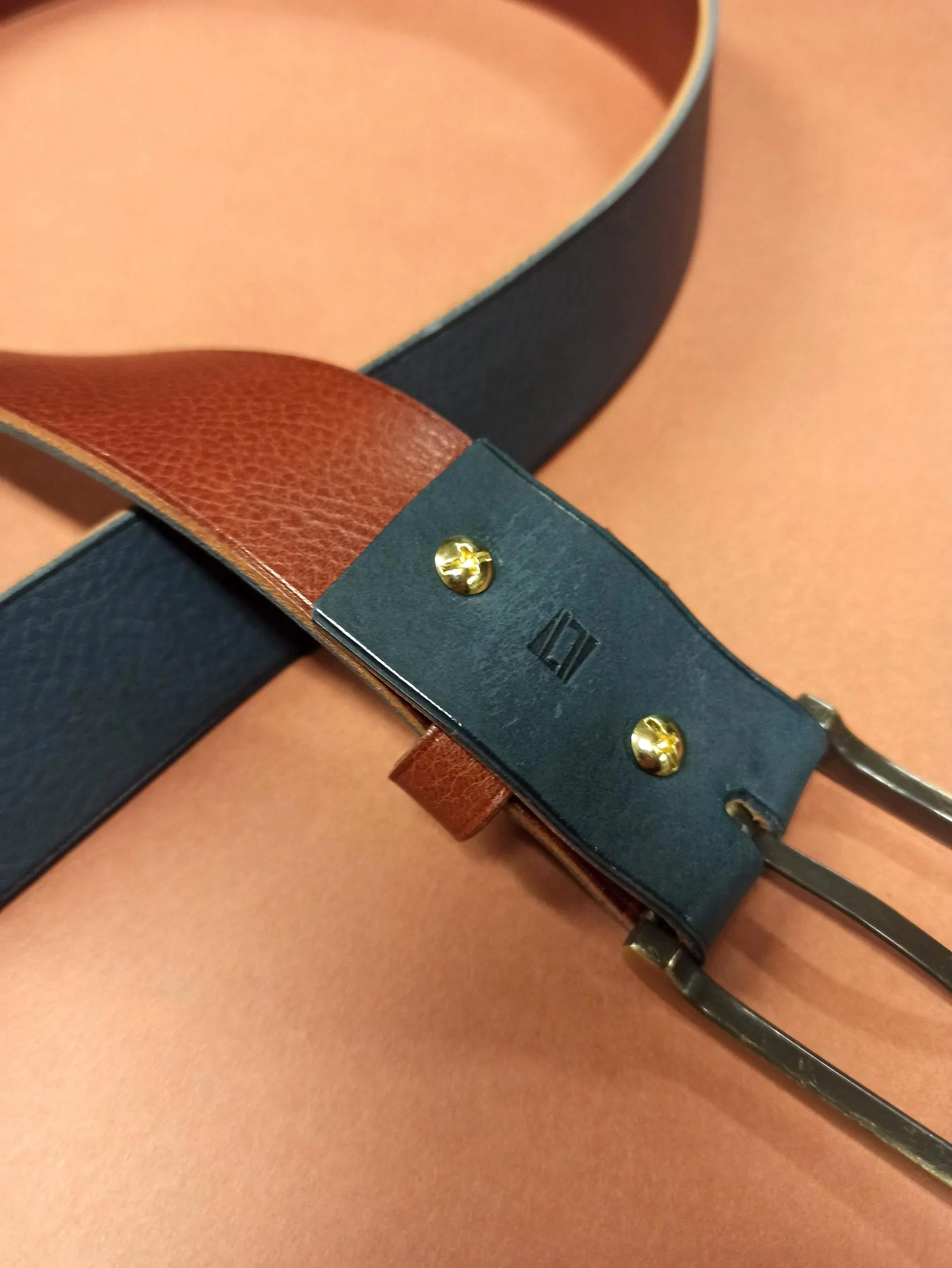 Fabriquez votre ceinture réversible en cuir - Image n°2 - Wecandoo