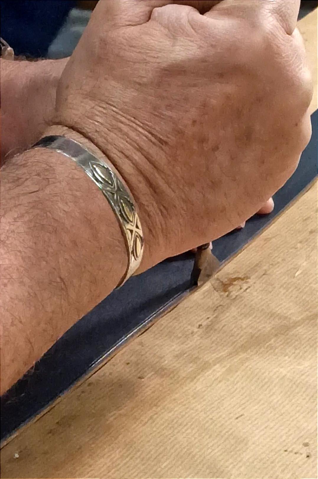 Fabriquez votre ceinture réversible en cuir avec Flora - Image n°8 - Wecandoo