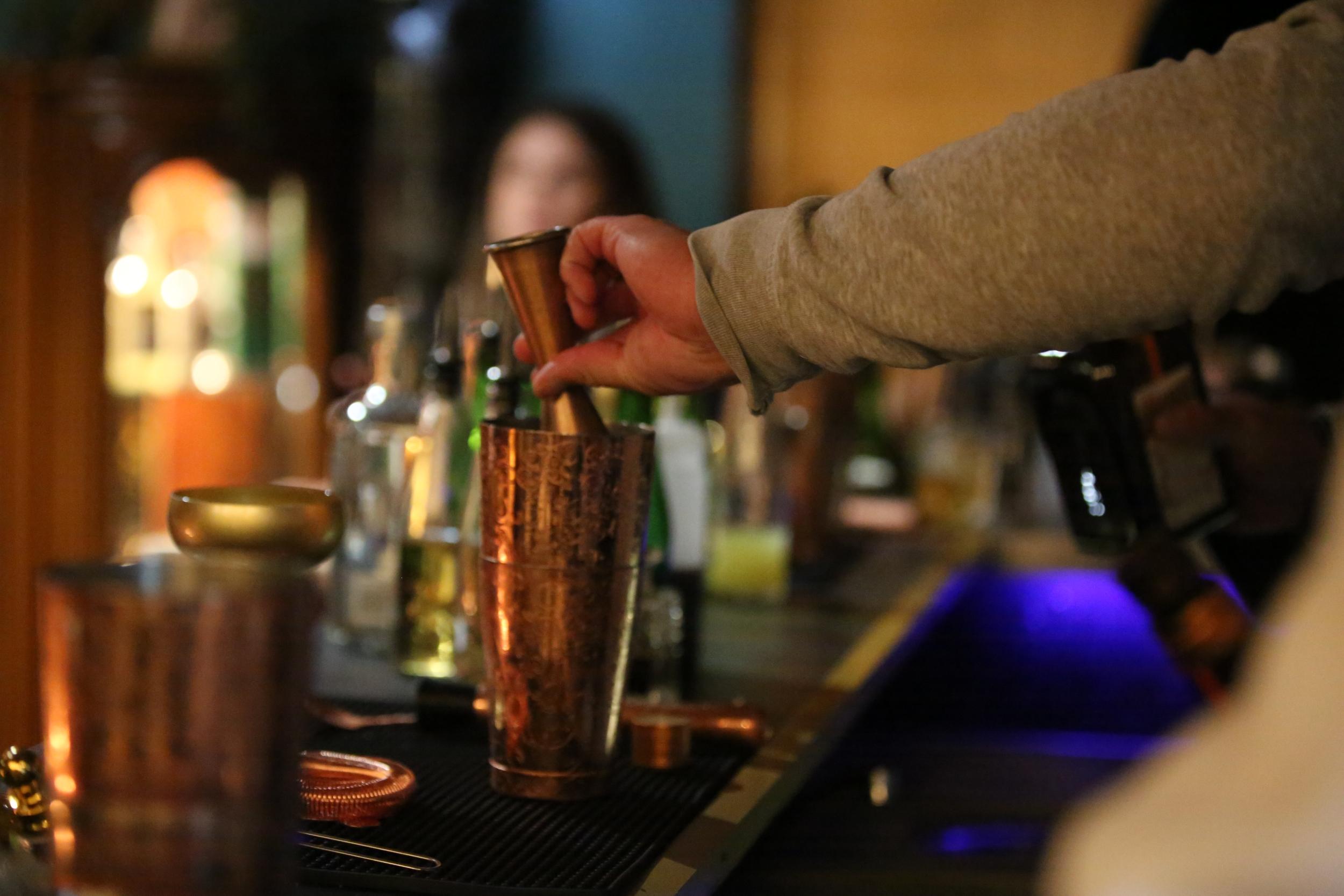 Initiez-vous à la mixologie avec Hans - Image n°2 - Wecandoo