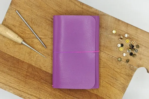 Créez votre carnet en cuir personnalisé avec Zoé - Image n°3 - Wecandoo