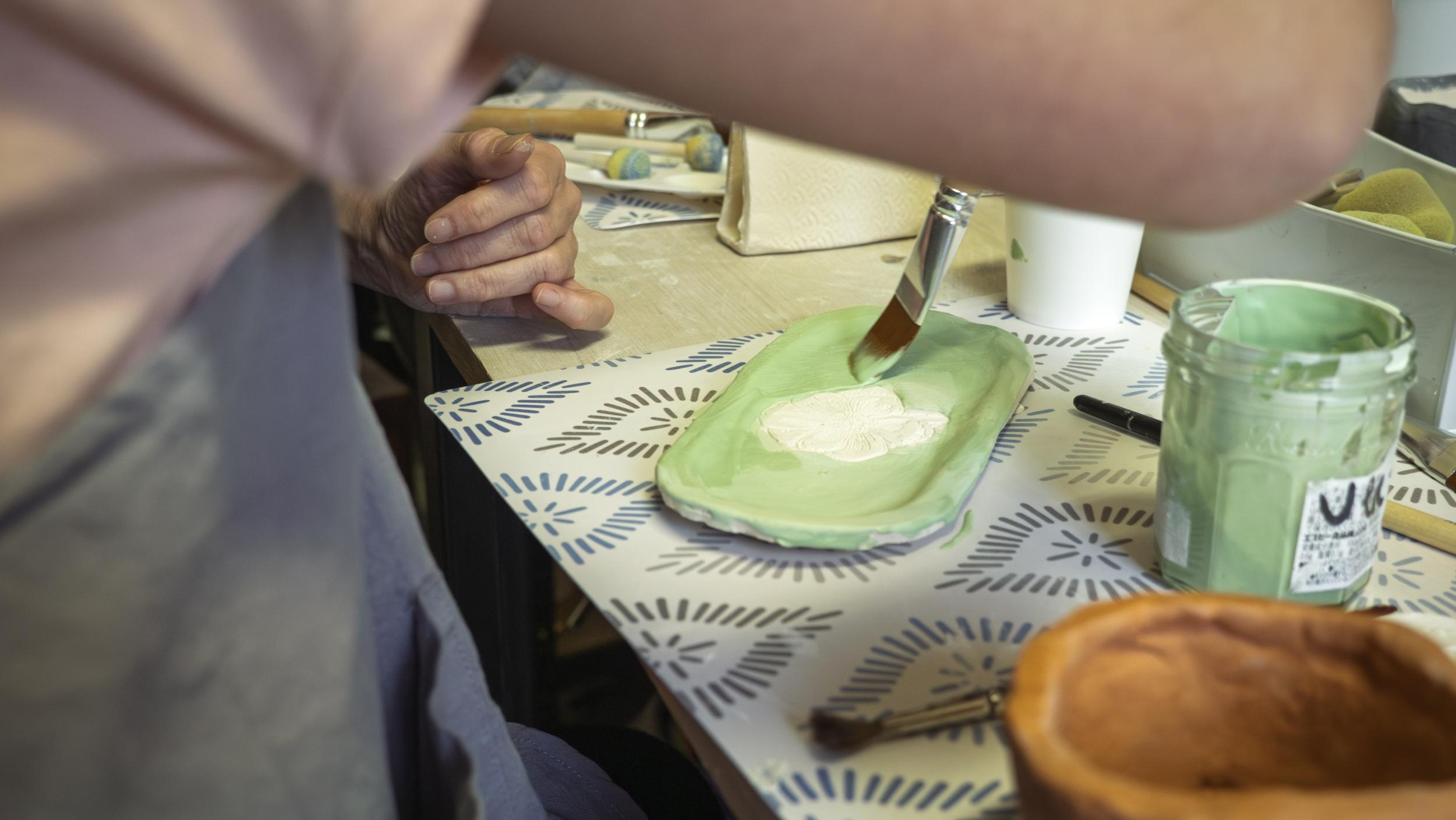 Modelez votre pièce en céramique en duo avec votre enfant, accompagnés par Sabine - Image n°5 - Wecandoo