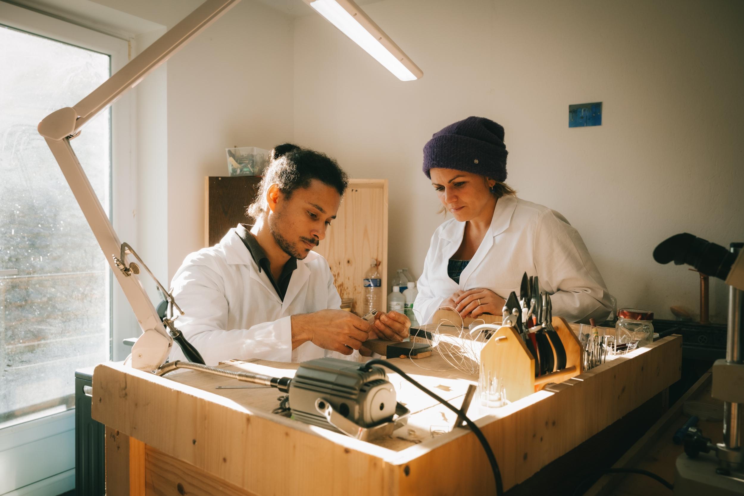 Réalisez votre bracelet jonc en argent avec Lansana - Image n°3 - Wecandoo