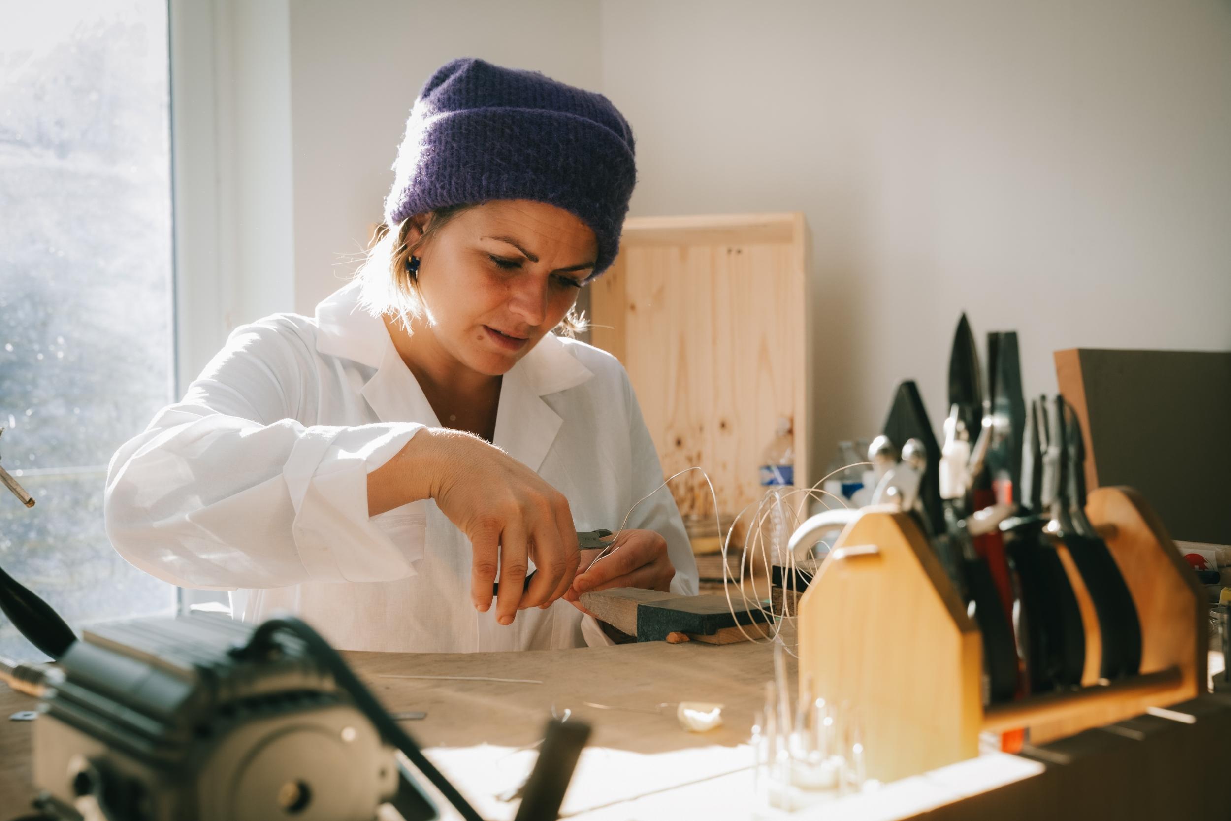 Réalisez votre bague torsadée en argent avec Lansana - Image n°6 - Wecandoo