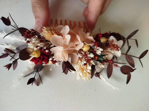 Réalisez votre peigne en fleurs stabilisées - Image n°3 - Wecandoo