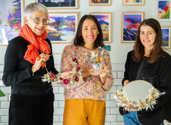 Réalisez votre couronne murale ou accessoire en fleurs séchées autour d'un goûter suédois avec Clara - Image n°3 - Wecandoo