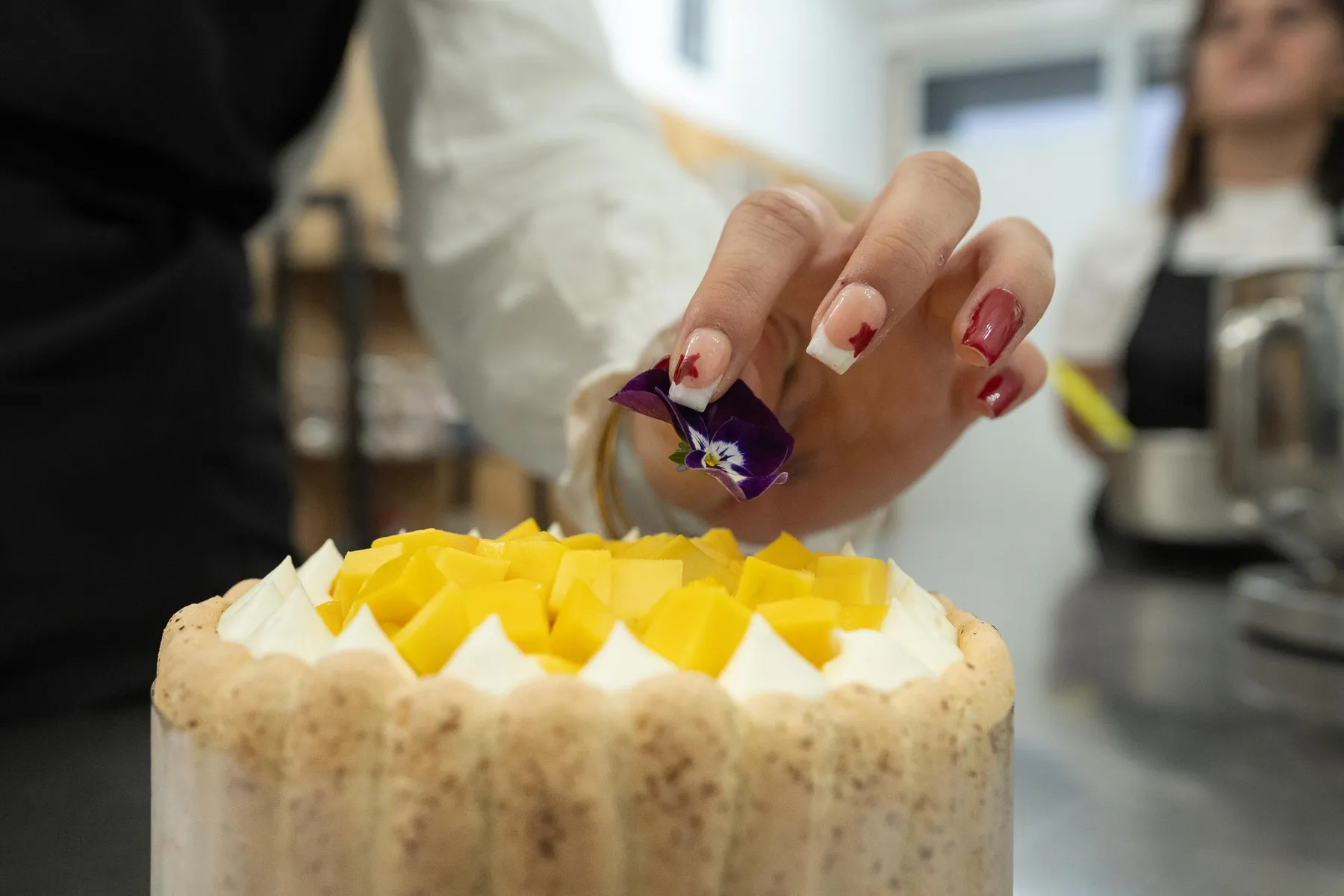 Réalisez vos choux pâtissiers ou une charlotte gourmande avec Delphine - Image n°3 - Wecandoo