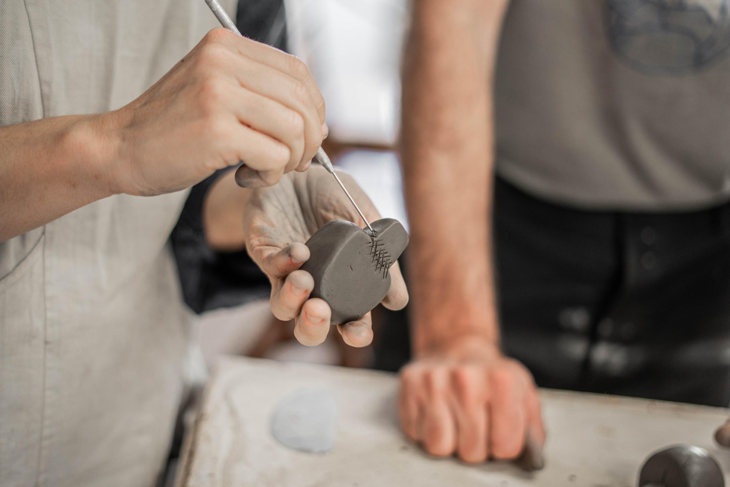 Réalisez votre sifflet en argile avec Marcela - Image n°2 - Wecandoo