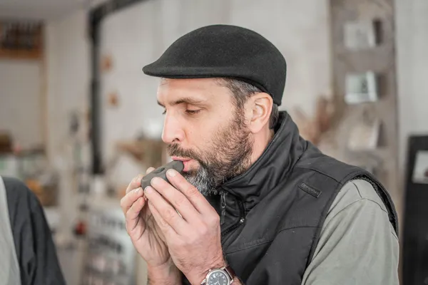 Réalisez votre sifflet en argile avec Marcela - Image n°3 - Wecandoo