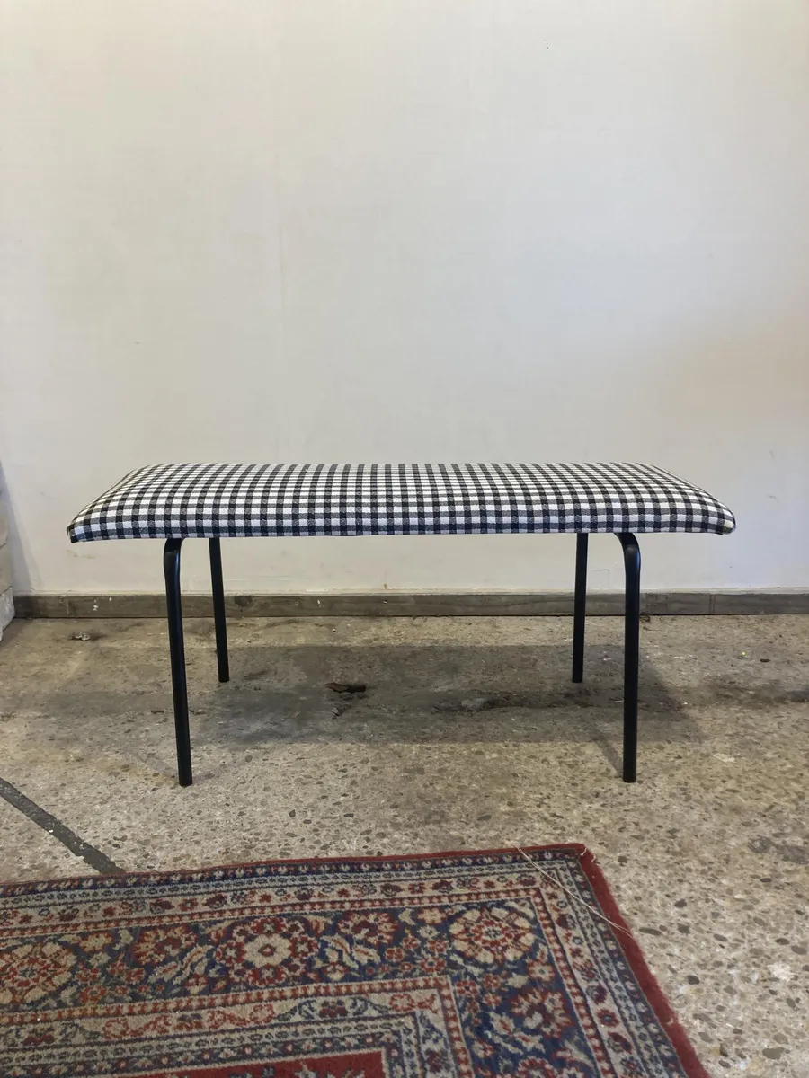 Tapissez votre petit banc d'interieur avec Sarah - Image n°1 - Wecandoo