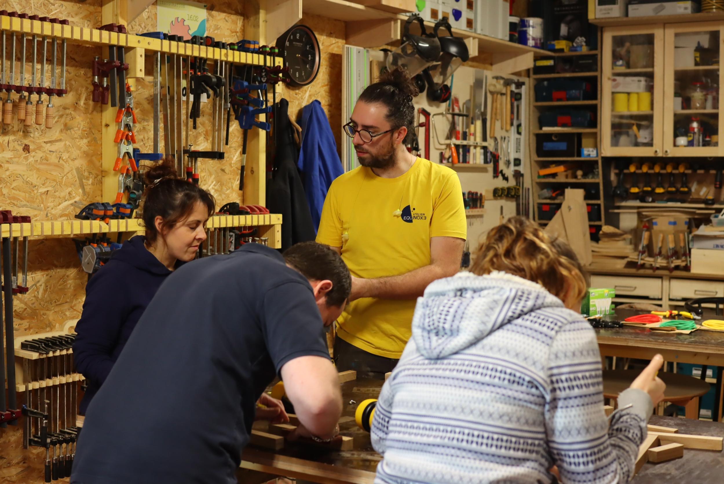 Fabriquez votre lampe articulée en bois avec Jonathan - Image n°4 - Wecandoo