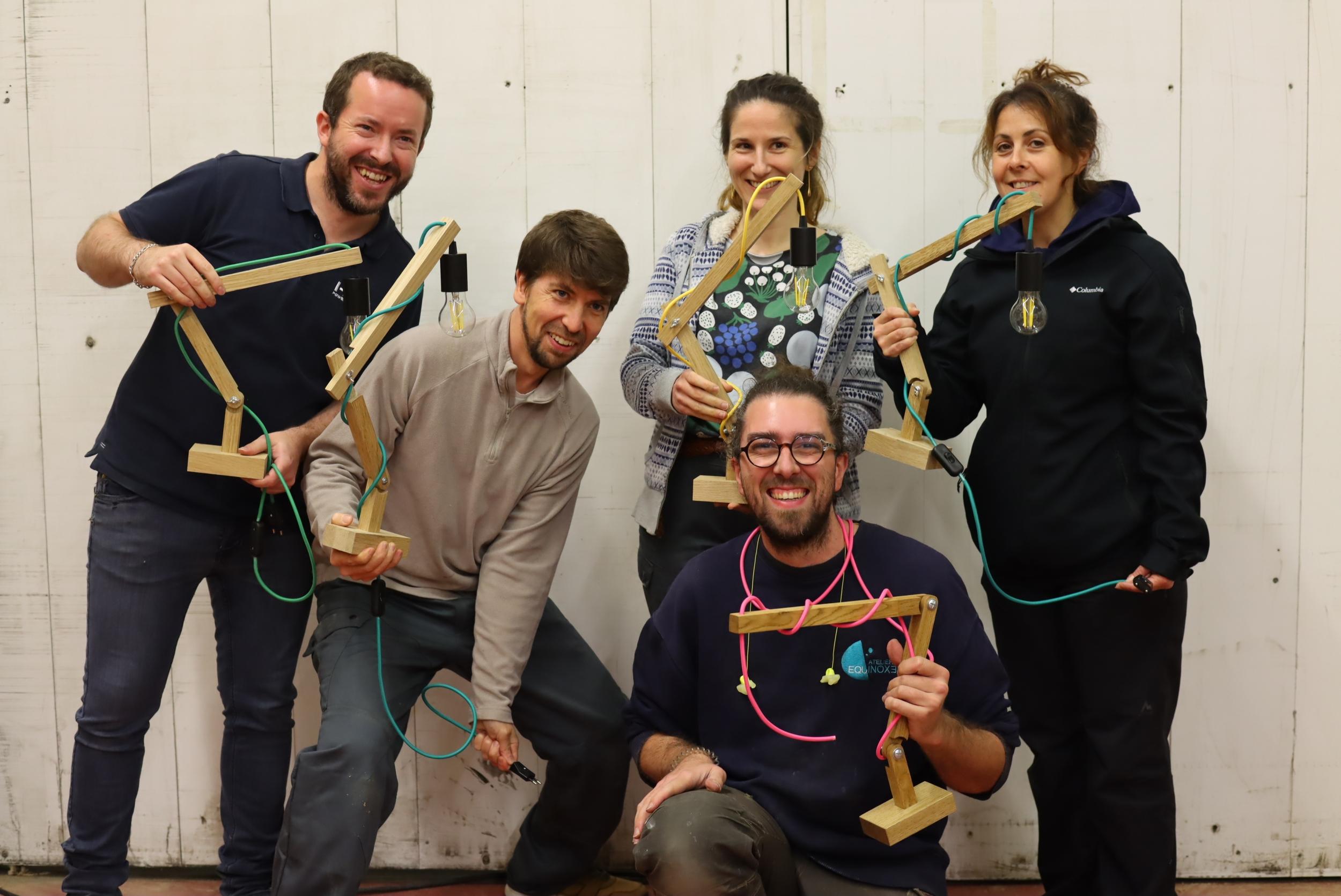 Fabriquez votre lampe articulée en bois avec Jonathan - Image n°3 - Wecandoo