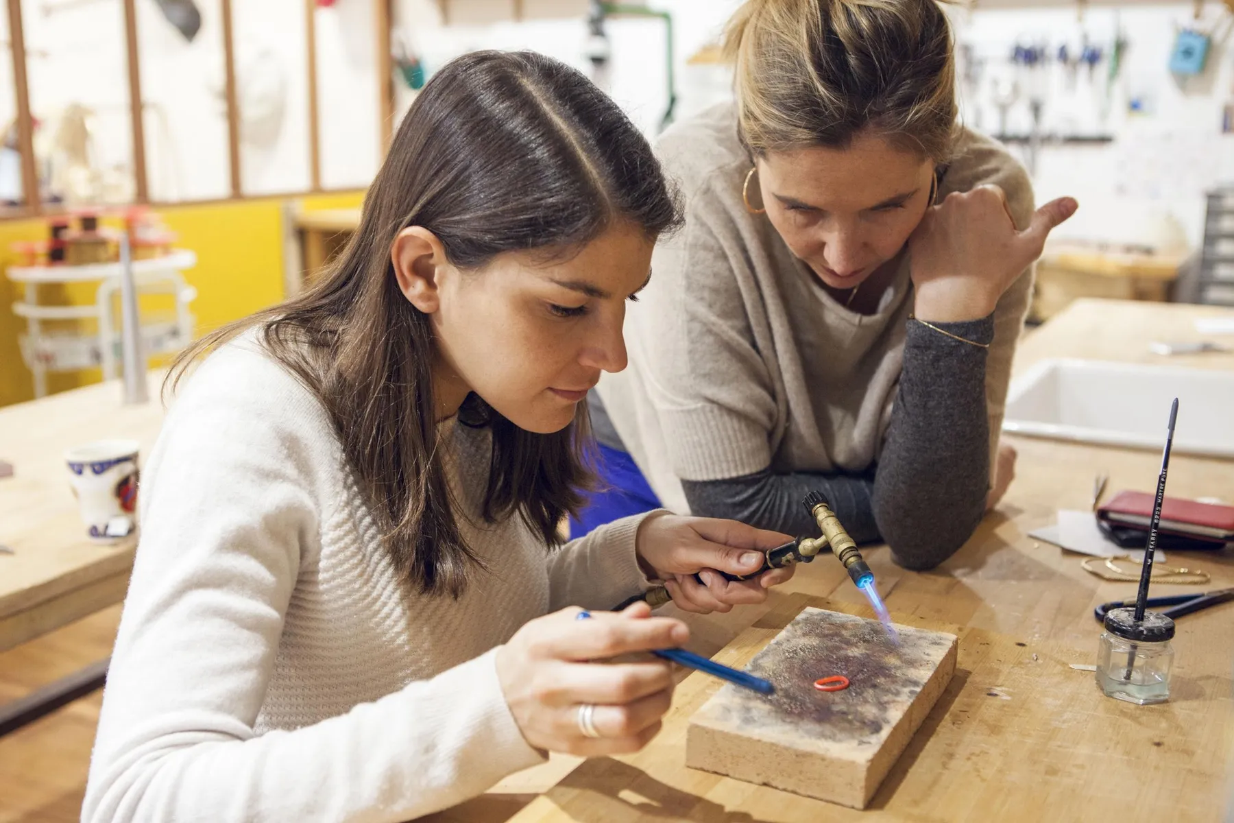 Fabriquez vos alliances en or recyclé avec Estelle - Afbeelding nr. 3 - Wecandoo