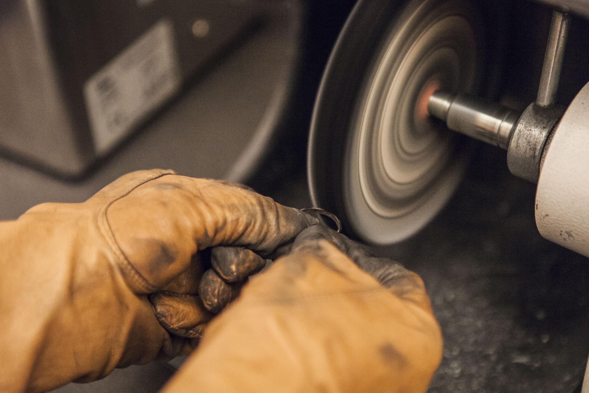 Fabriquez vos alliances en or recyclé avec Estelle - Image n°6 - Wecandoo