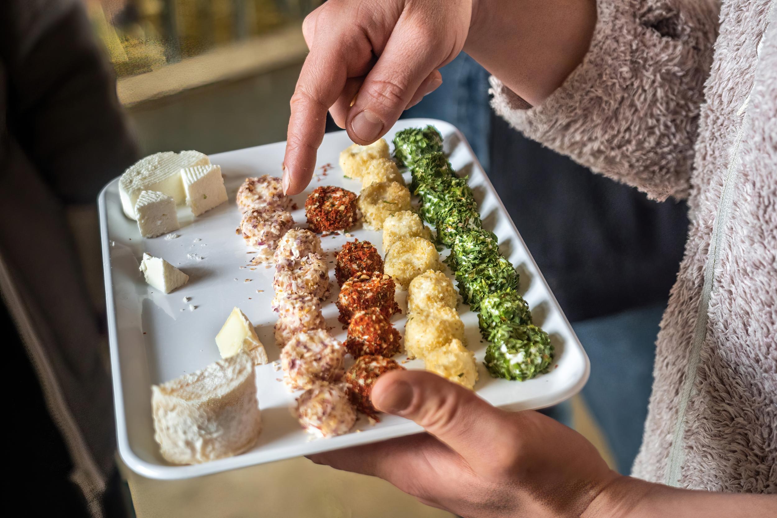 Partez à la découverte d’une ferme caprine avec Tifaine - Image n°6 - Wecandoo