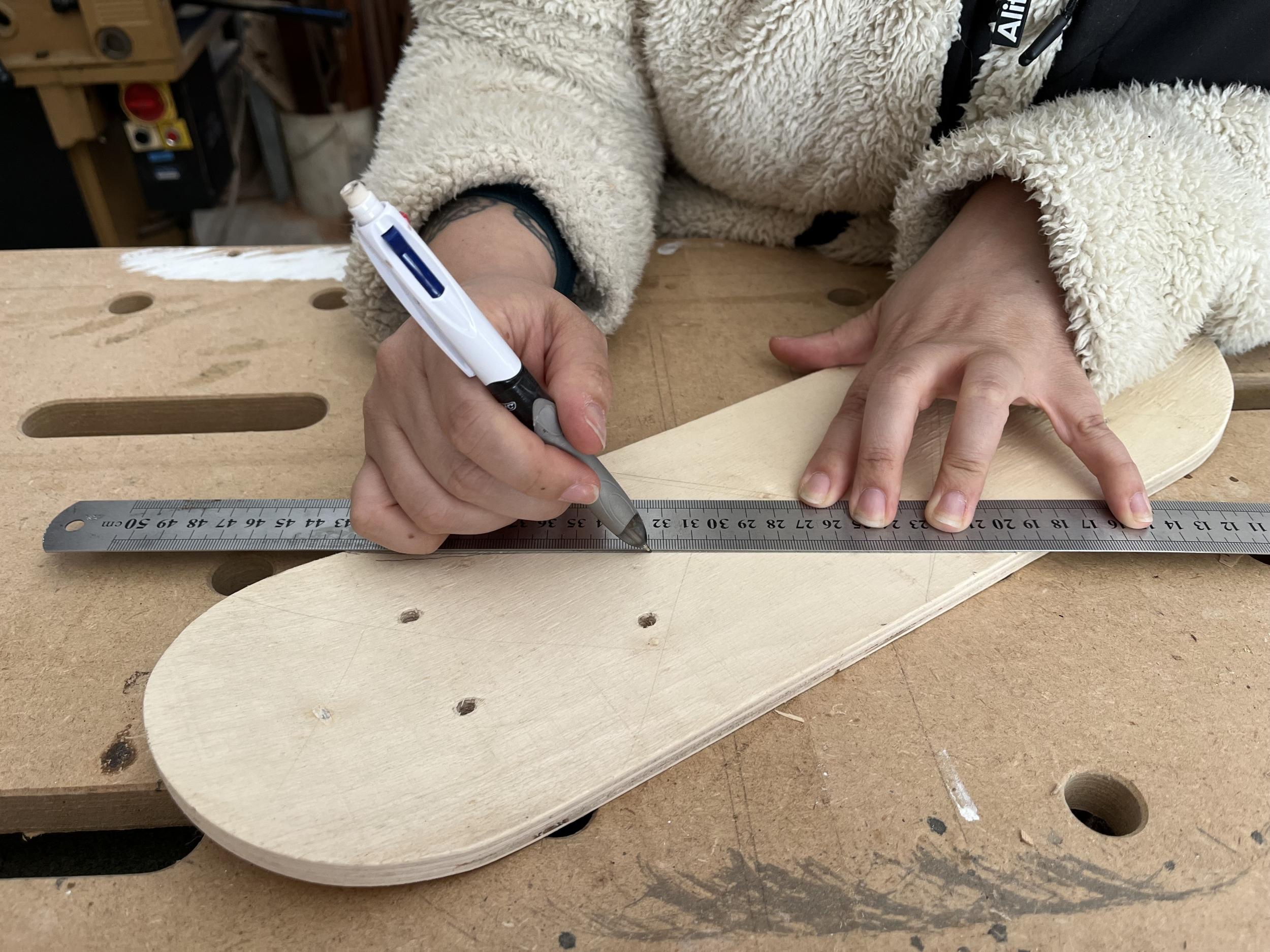 Personnalisez votre planche de skateboard décorative sur une journée avec Jonathan - Image n°2 - Wecandoo