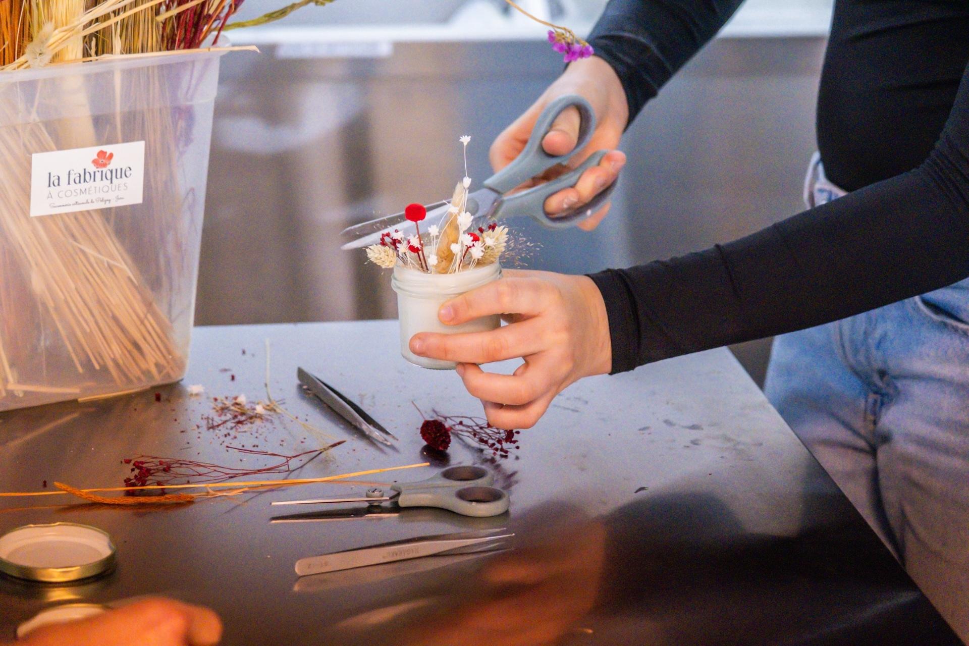 Créez votre kit de bien-être : bougie parfumée, de massage et bombe de bain avec Cloé - Image n°2 - Wecandoo