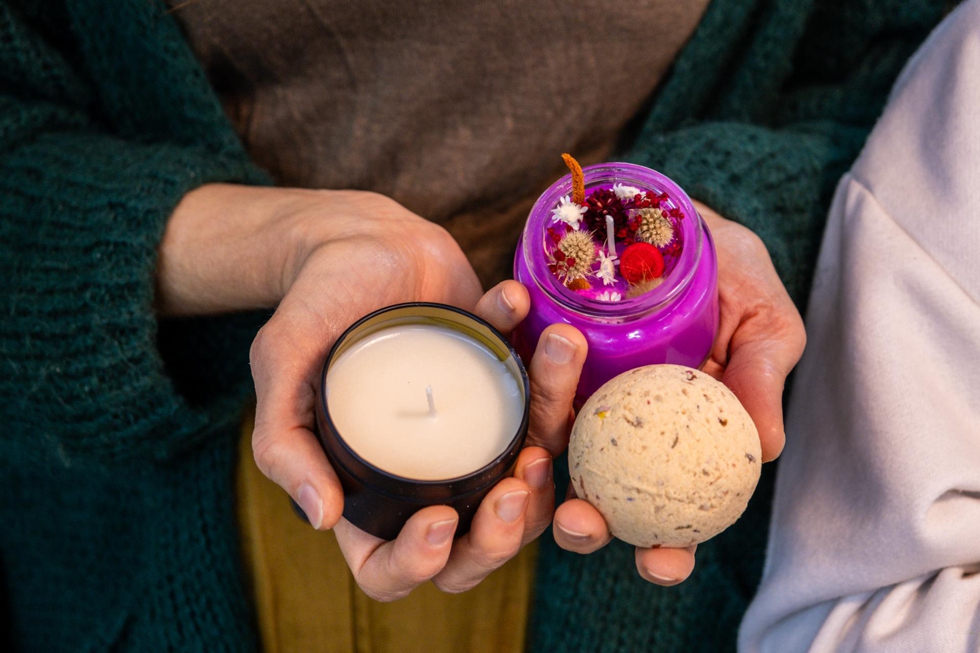 Créez votre kit de bien-être : bougie parfumée, de massage et bombe de bain avec Cloé - Image n°6 - Wecandoo