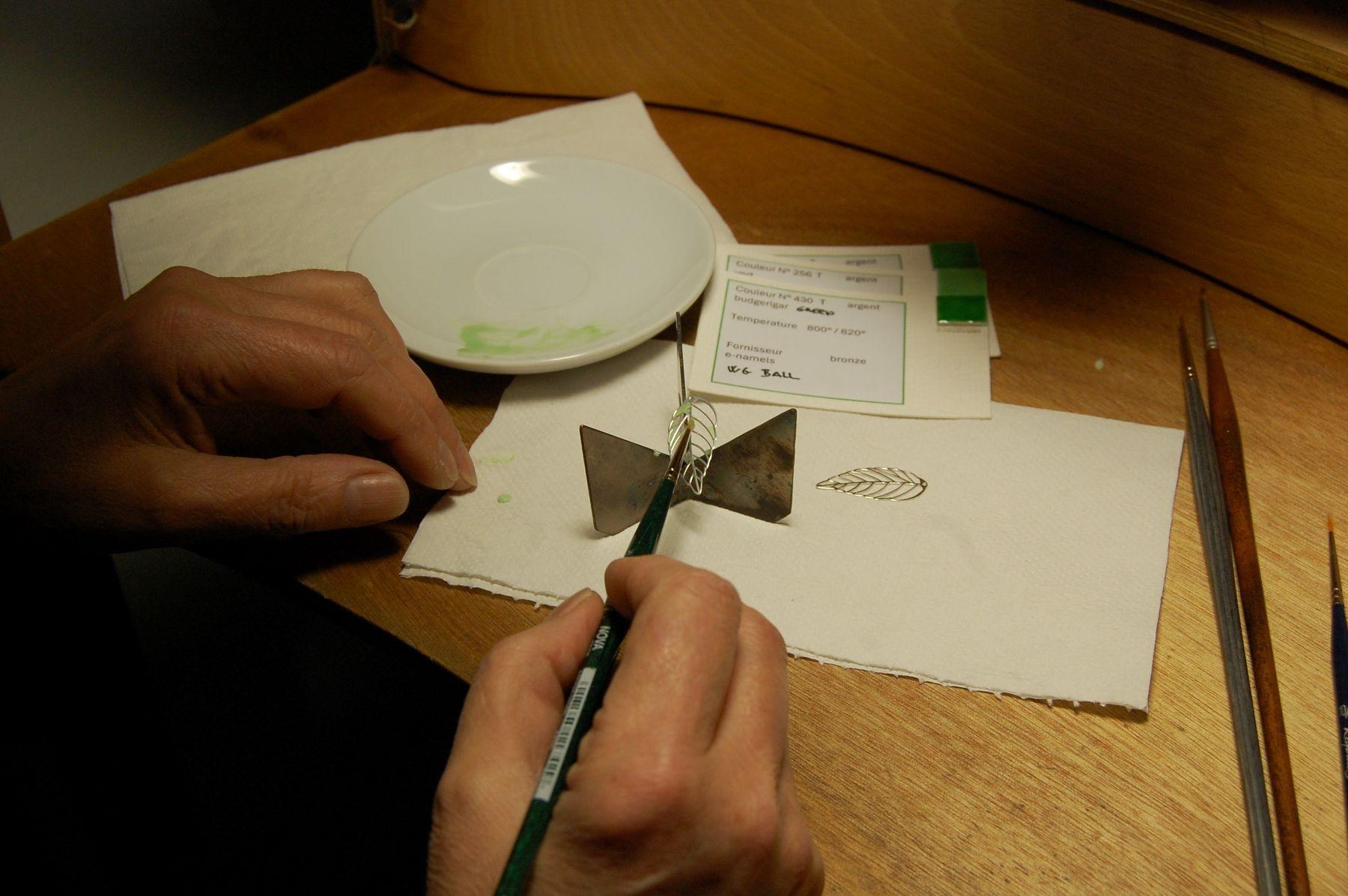 Créez votre bijou en émail sur argent avec Claudia - Image n°2 - Wecandoo