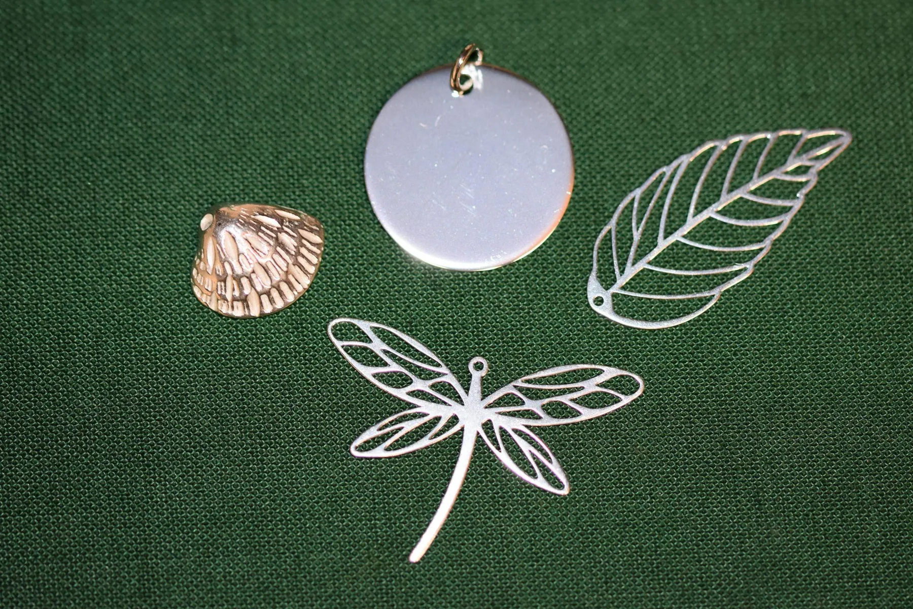 Créez votre bijou en émail sur argent avec Claudia - Image n°1 - Wecandoo